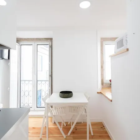 Flh Mouraria Charming Flat Ii דירה *